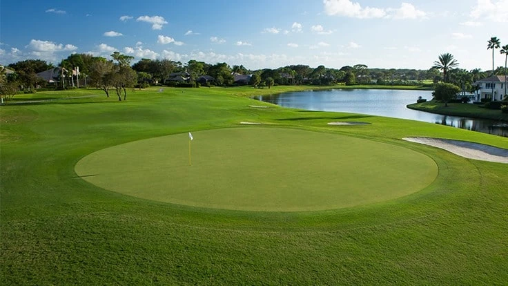 The 12th hole on the Gold Course at Mariner Sands Country Club.