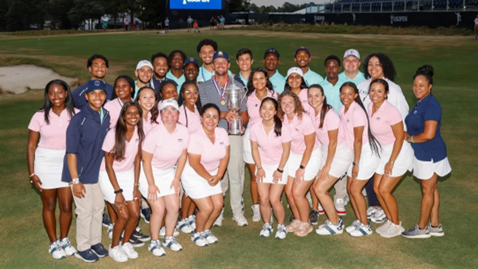 A group of young golfers at a USGA event.